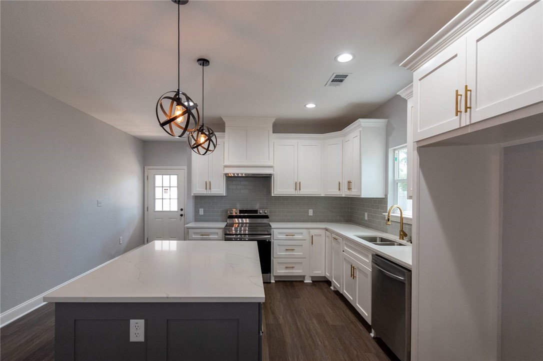 1924 Summer Avenue Waco, TX 76708 - Photo 5 of 22