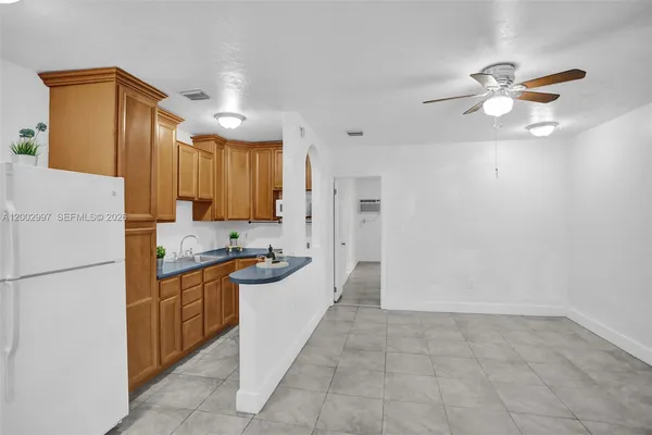 $1,450 | 1860 Venice Park Drive, Unit 213, North Miami, FL 33181
