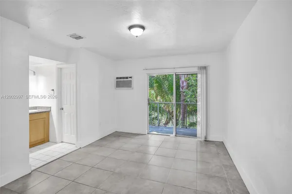 $1,450 | 1860 Venice Park Drive, Unit 213, North Miami, FL 33181