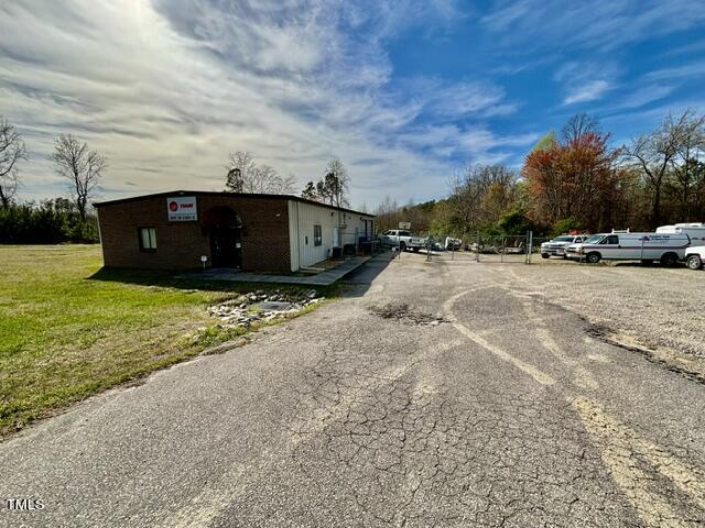 175 Satterwhite Point Road Henderson, NC 27537 - Photo 4 of 10 IMG_7570