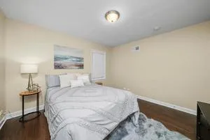 $3,400 | 5030 North Moody Avenue, Chicago, IL 60630