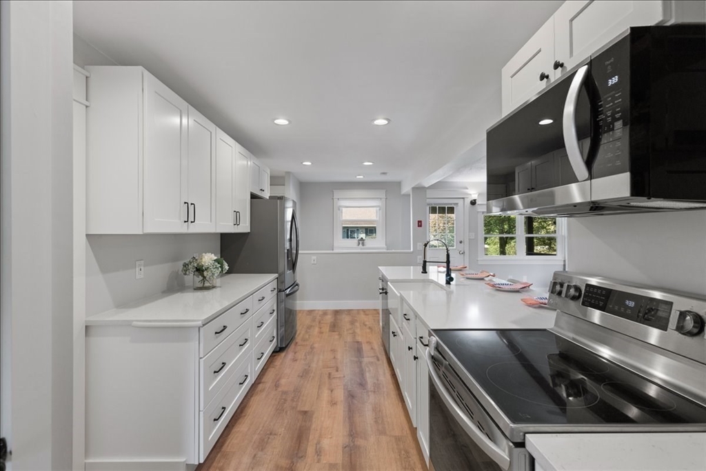 74 Ridge Road Foxboro, MA 02035 - Photo 10 of 34 Gallery Image 10