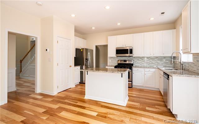 14009 Pine Harbor Road Charlotte, NC 28278 - Photo 4 of 18