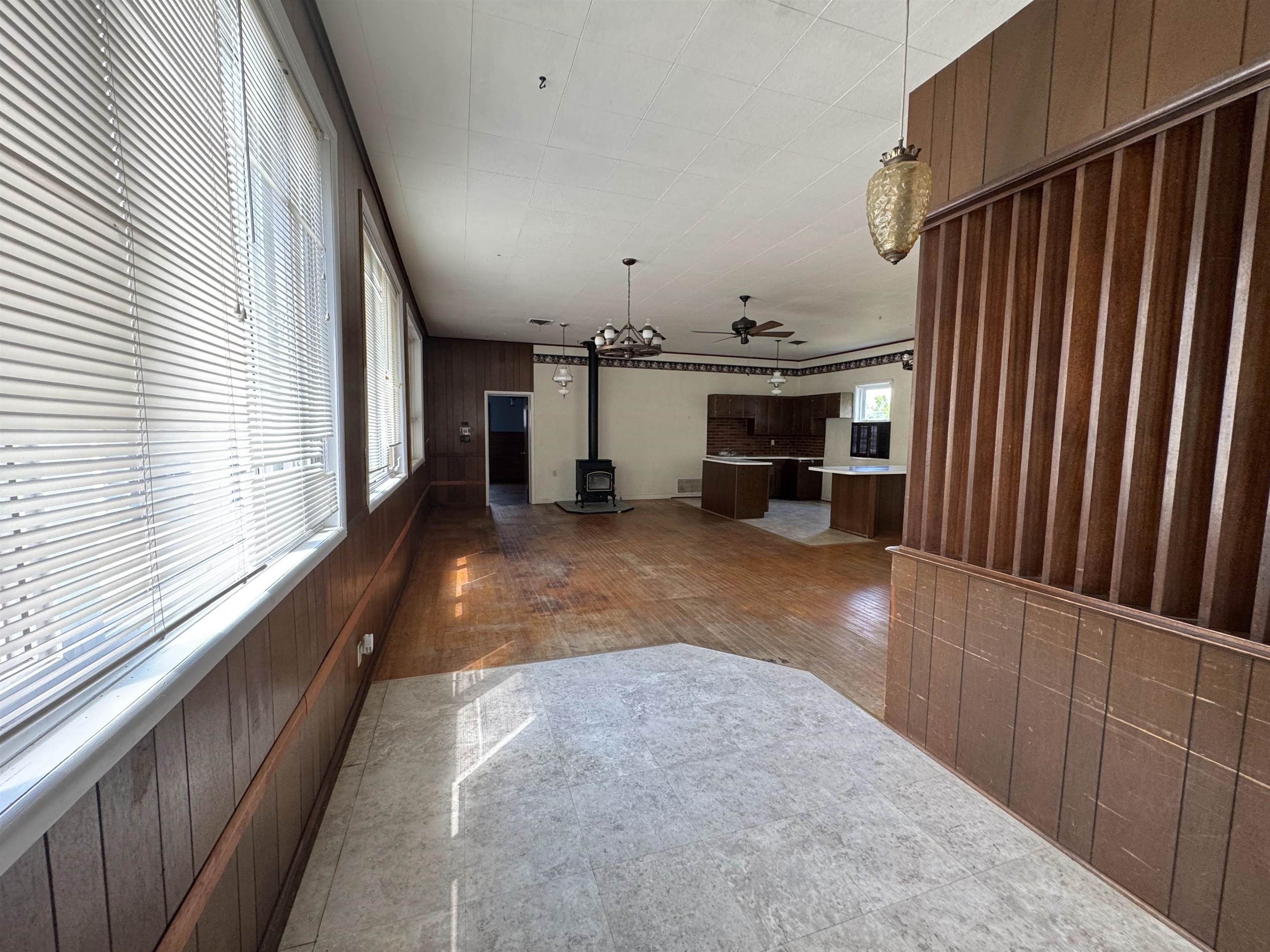 W6324 Iliff Road Monroe, WI 53566 - Photo 12 of 55 Gallery Image 12