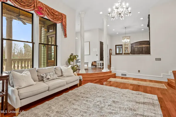 $925,000 | 122 Old Orchard Road, Madison, MS 39110