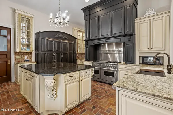 $925,000 | 122 Old Orchard Road, Madison, MS 39110