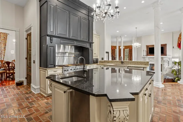 $925,000 | 122 Old Orchard Road, Madison, MS 39110