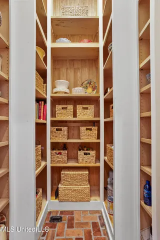 $925,000 | 122 Old Orchard Road, Madison, MS 39110