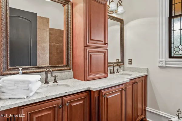 $925,000 | 122 Old Orchard Road, Madison, MS 39110