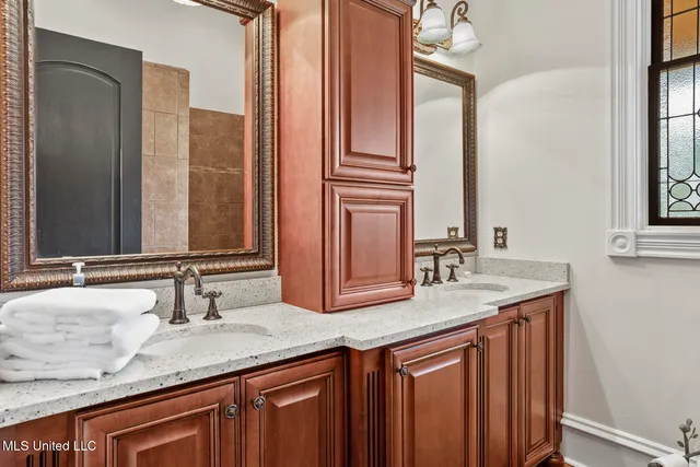 $925,000 | 122 Old Orchard Road, Madison, MS 39110