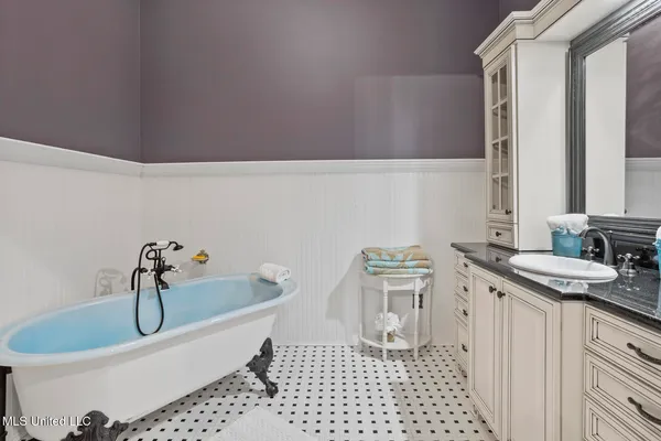 $925,000 | 122 Old Orchard Road, Madison, MS 39110