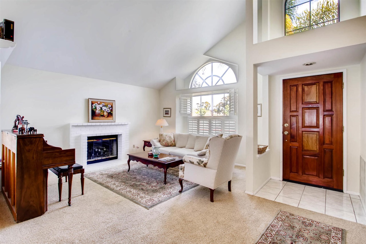 10296 Rock Point Way Spring Valley, CA 91977 - Photo 4 of 25