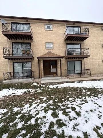 $190,000 | 2742 North 73rd Court, Unit 2E, Elmwood Park, IL 60707