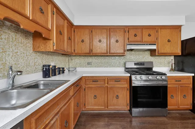 $190,000 | 2742 North 73rd Court, Unit 2E, Elmwood Park, IL 60707