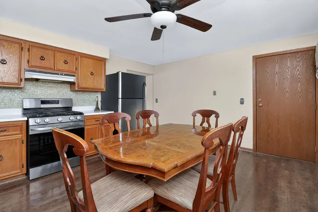 $190,000 | 2742 North 73rd Court, Unit 2E, Elmwood Park, IL 60707