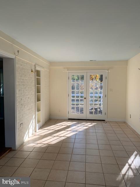 280 Bishop Meade Road Boyce, VA 22620 - Photo 12 of 26 Sunroom leads out to deck
