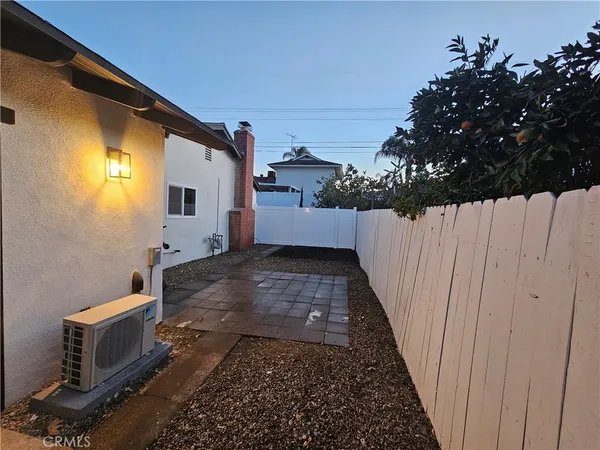 $2,000 | 324 East Citron Street, Corona, CA 92879