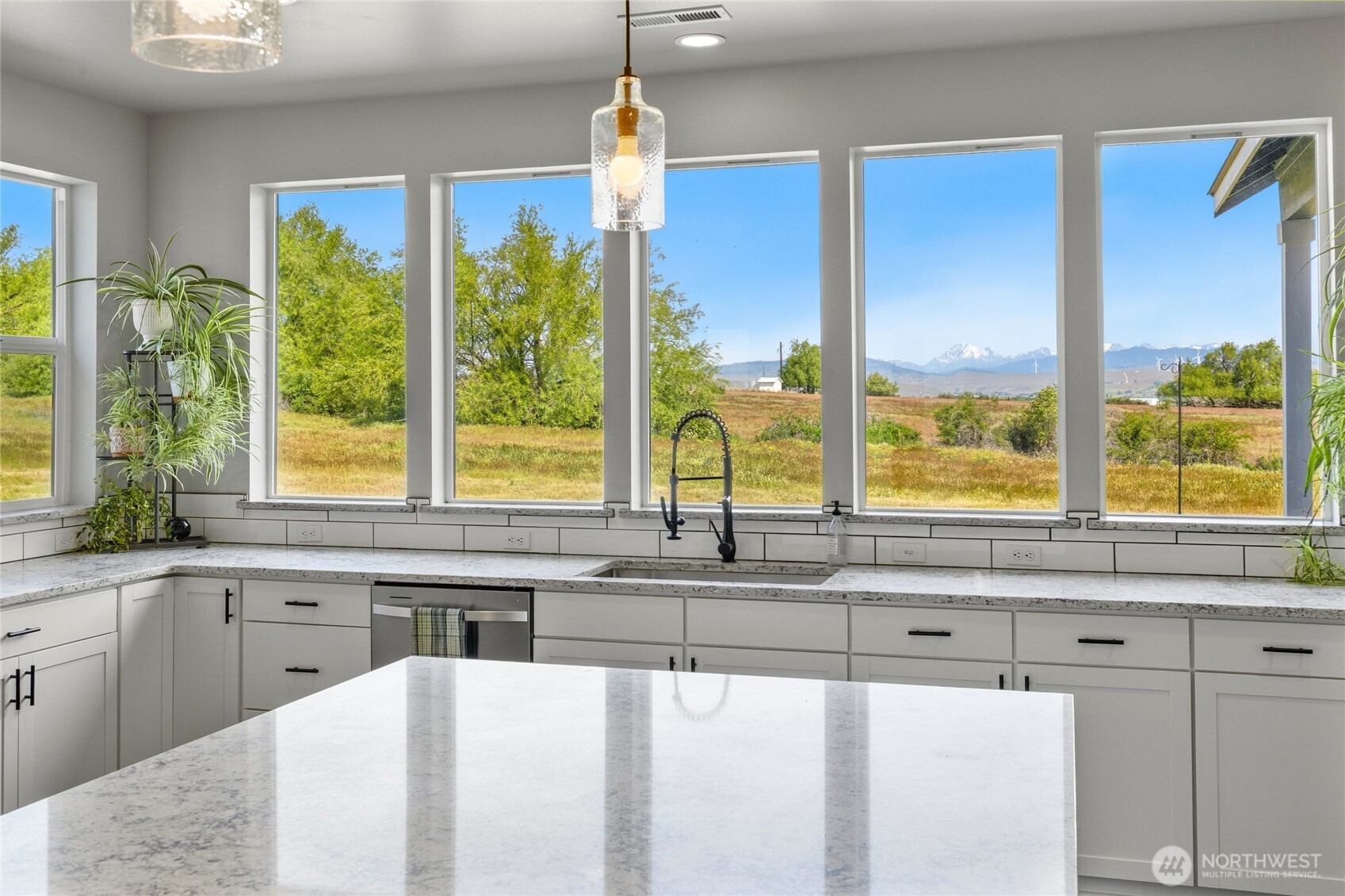 1590 Hunter Road Ellensburg, WA 98926 - Photo 18 of 40 a kitchen with a large window and sink