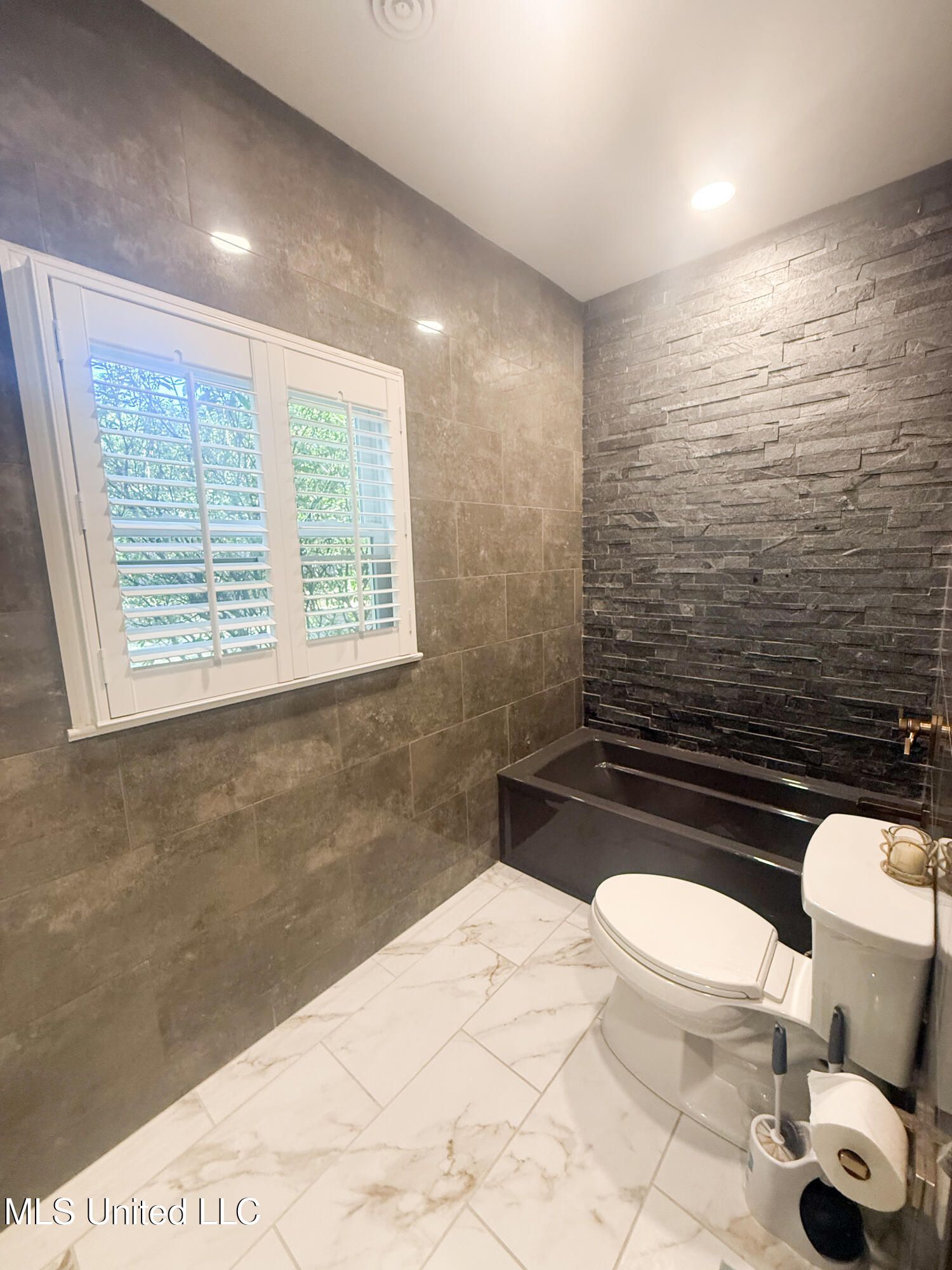 11 Moss Forest Circle Jackson, MS 39211 - Photo 24 of 49 IMG_5524