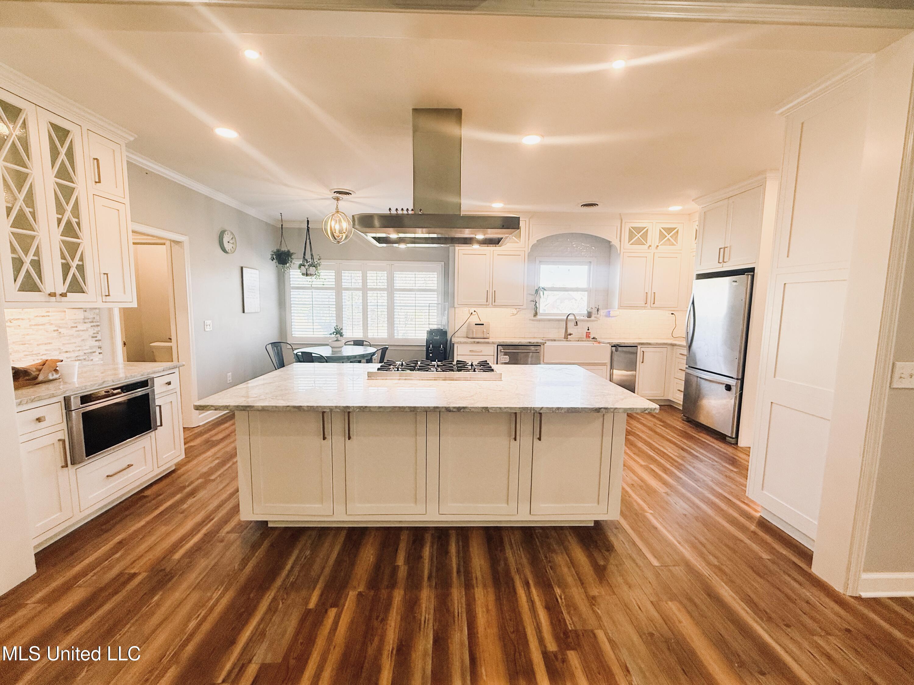 11 Moss Forest Circle Jackson, MS 39211 - Photo 3 of 49 IMG_6200