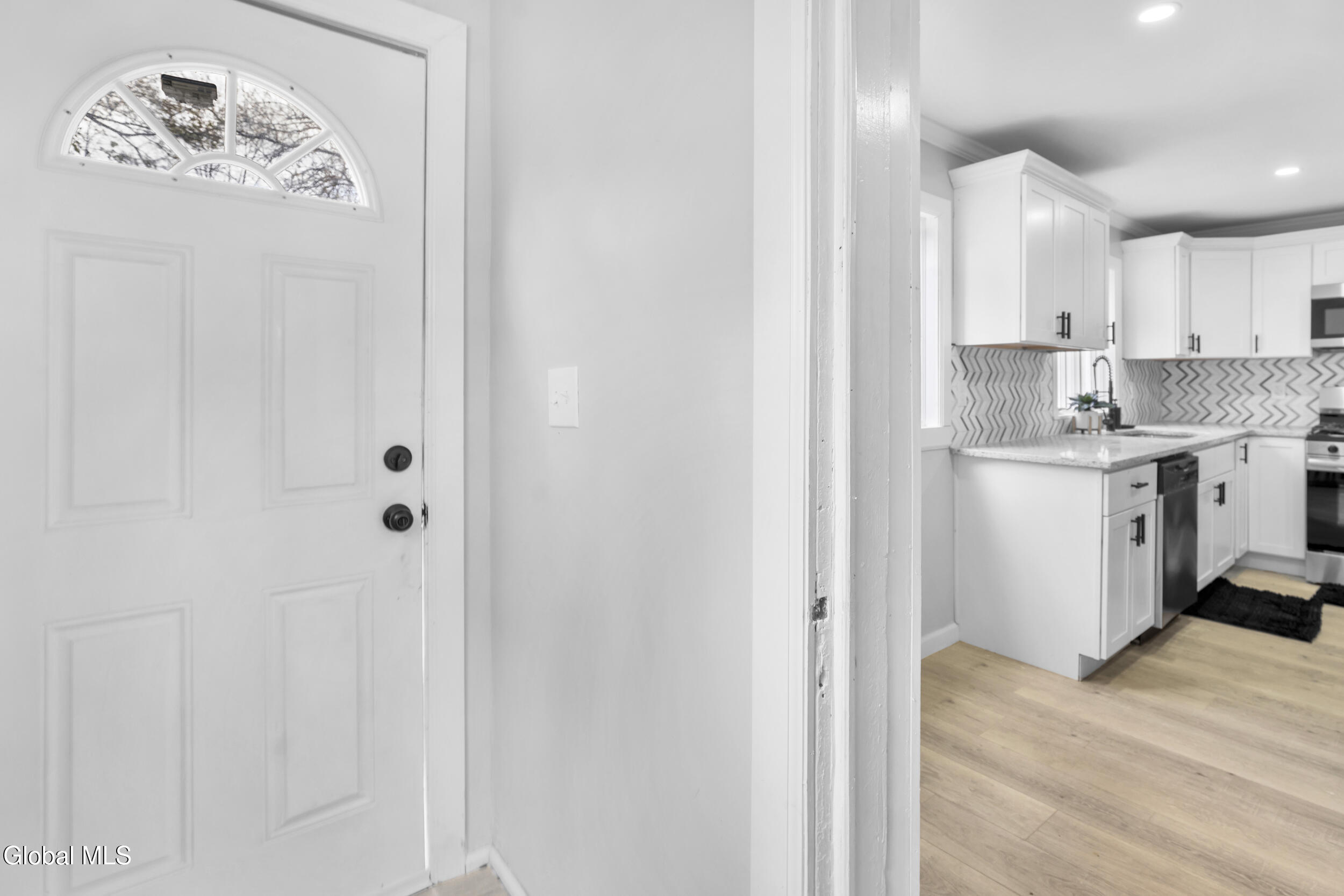 215 Furman Street Schenectady, NY 12304 - Photo 21 of 48 22_215 furman st schenectady