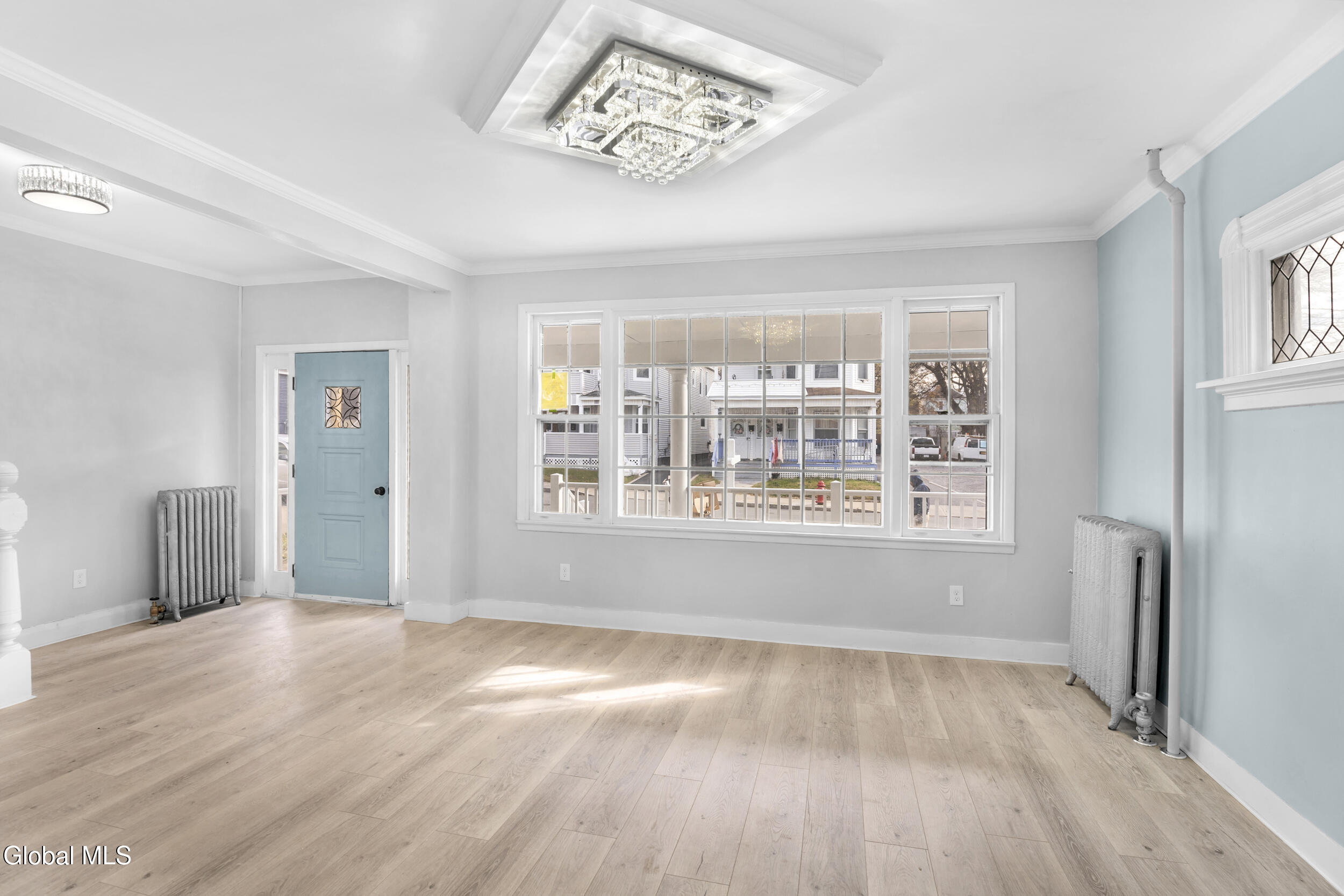 215 Furman Street Schenectady, NY 12304 - Photo 10 of 48 11_215 furman st schenectady