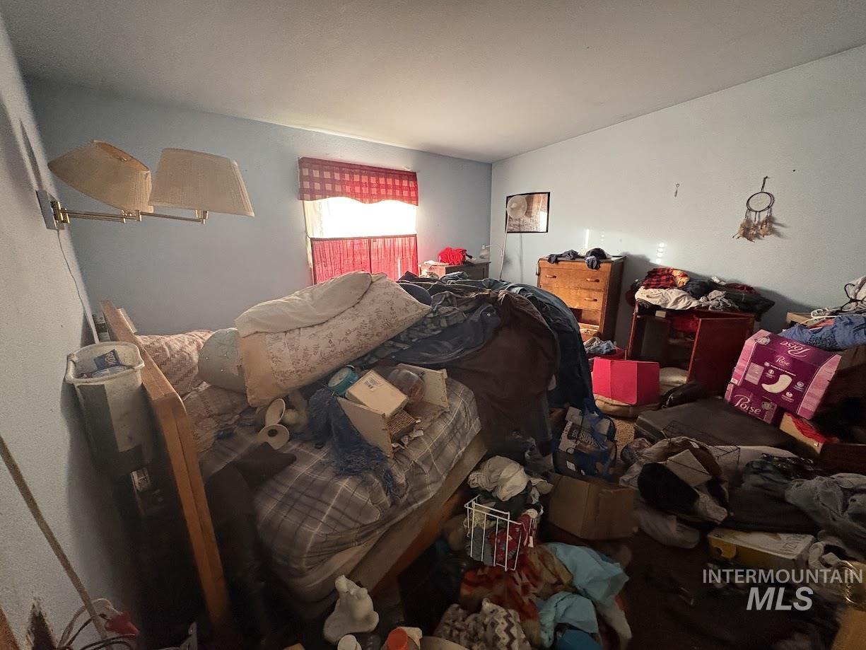 111 Throop Street Colfax, WA 99111 - Photo 4 of 10 View of bedroom