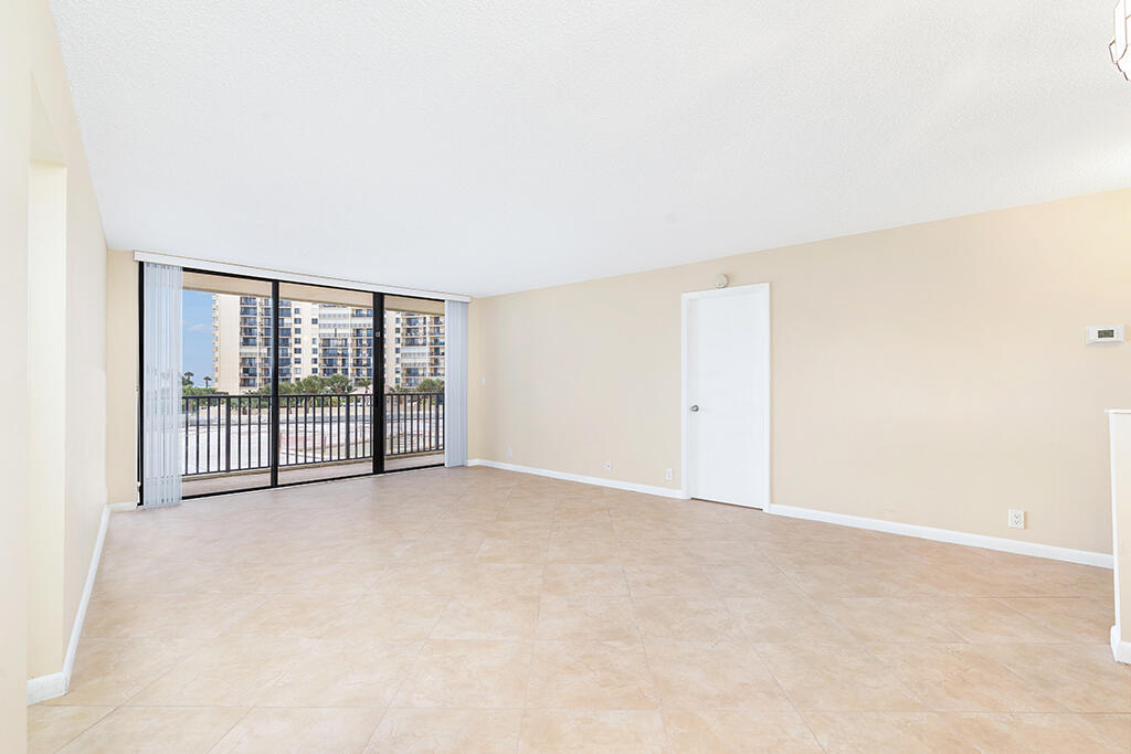 400 Ocean Trail Way, Unit 203 Jupiter, FL 33477 - Photo 6 of 25 IMG_0315