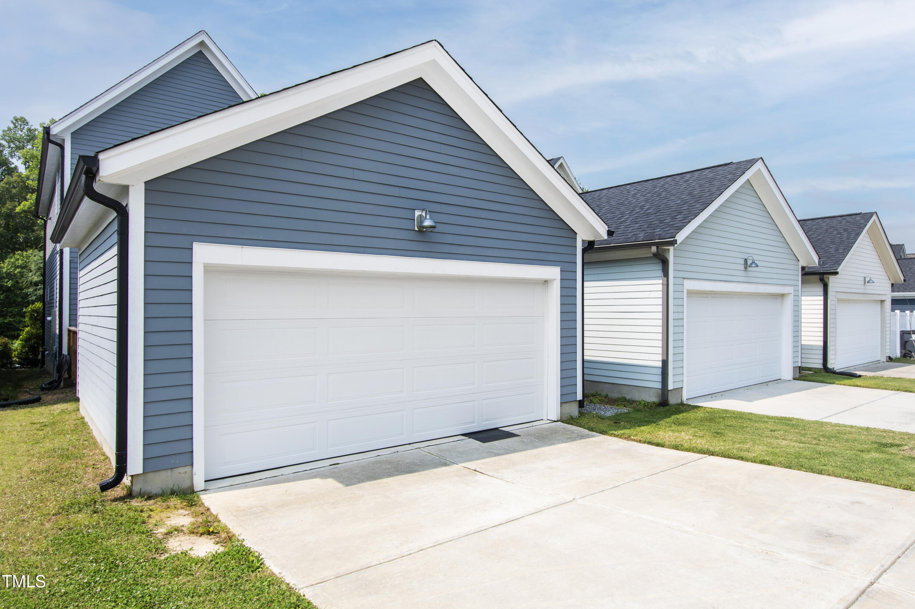 71 Hawk Point Road Chapel Hill, NC 27516 - Photo 35 of 35 a backyard of a house