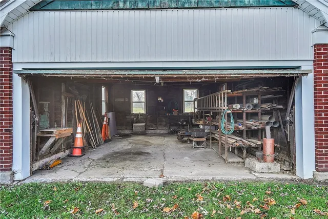 $899,900 | 11725 Big Tree Road, Wales, NY 14052