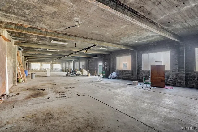 $899,900 | 11725 Big Tree Road, Wales, NY 14052