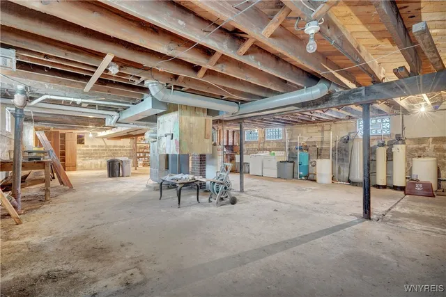 $899,900 | 11725 Big Tree Road, Wales, NY 14052