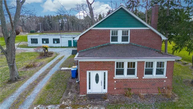 $899,900 | 11725 Big Tree Road, Wales, NY 14052