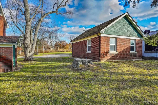 $899,900 | 11725 Big Tree Road, Wales, NY 14052