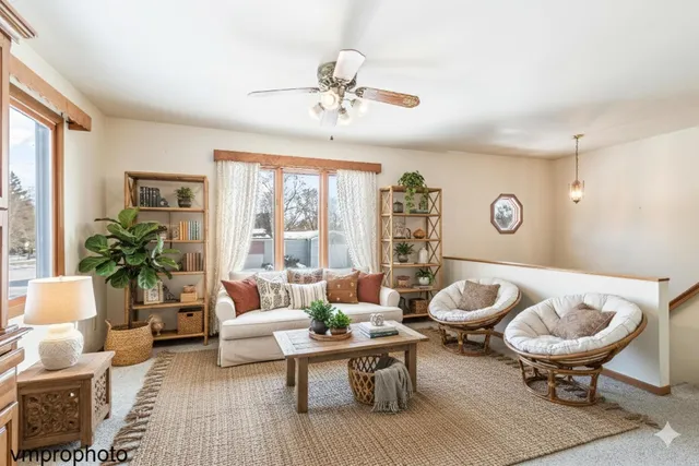 $279,900 | 37440 North Lake Shore Drive, Lake Villa, IL 60046