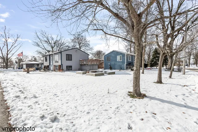 $279,900 | 37440 North Lake Shore Drive, Lake Villa, IL 60046