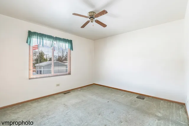 $279,900 | 37440 North Lake Shore Drive, Lake Villa, IL 60046