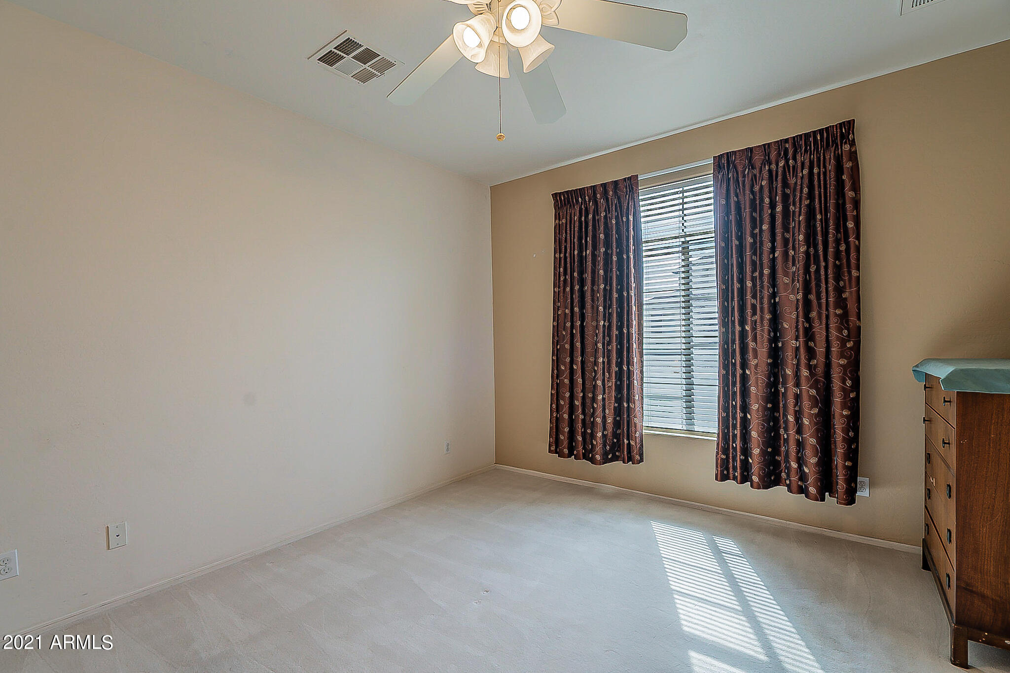 2546 West Old Paint Trail Phoenix, AZ 85086 - Photo 11 of 29 Old Paint-Owner's Suite