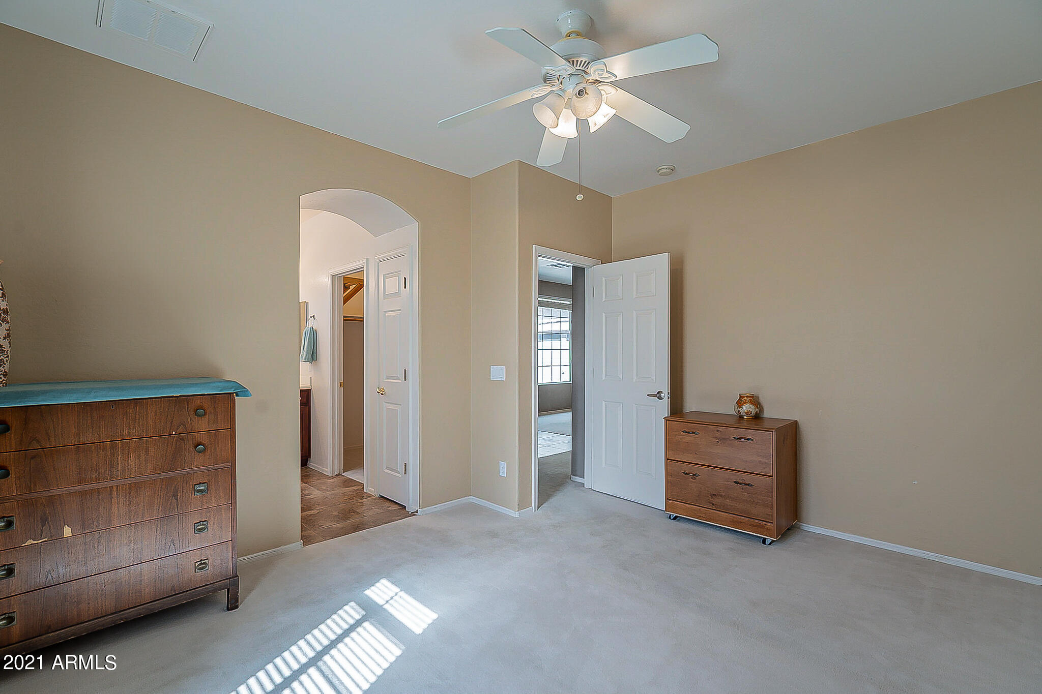 2546 West Old Paint Trail Phoenix, AZ 85086 - Photo 12 of 29 Old Paint-En Suite Bathroom
