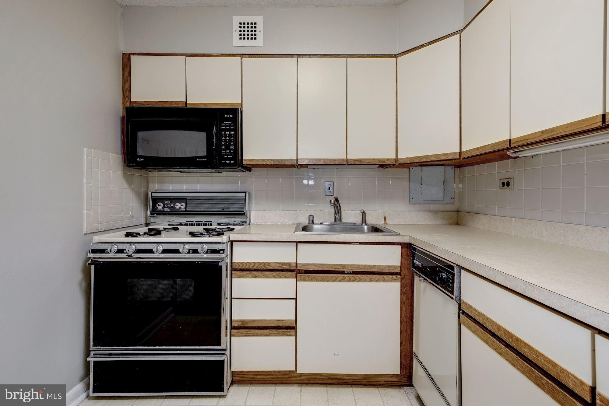 700 7th Street Southwest, Unit 139 Washington, DC 20024 - Photo 13 of 27