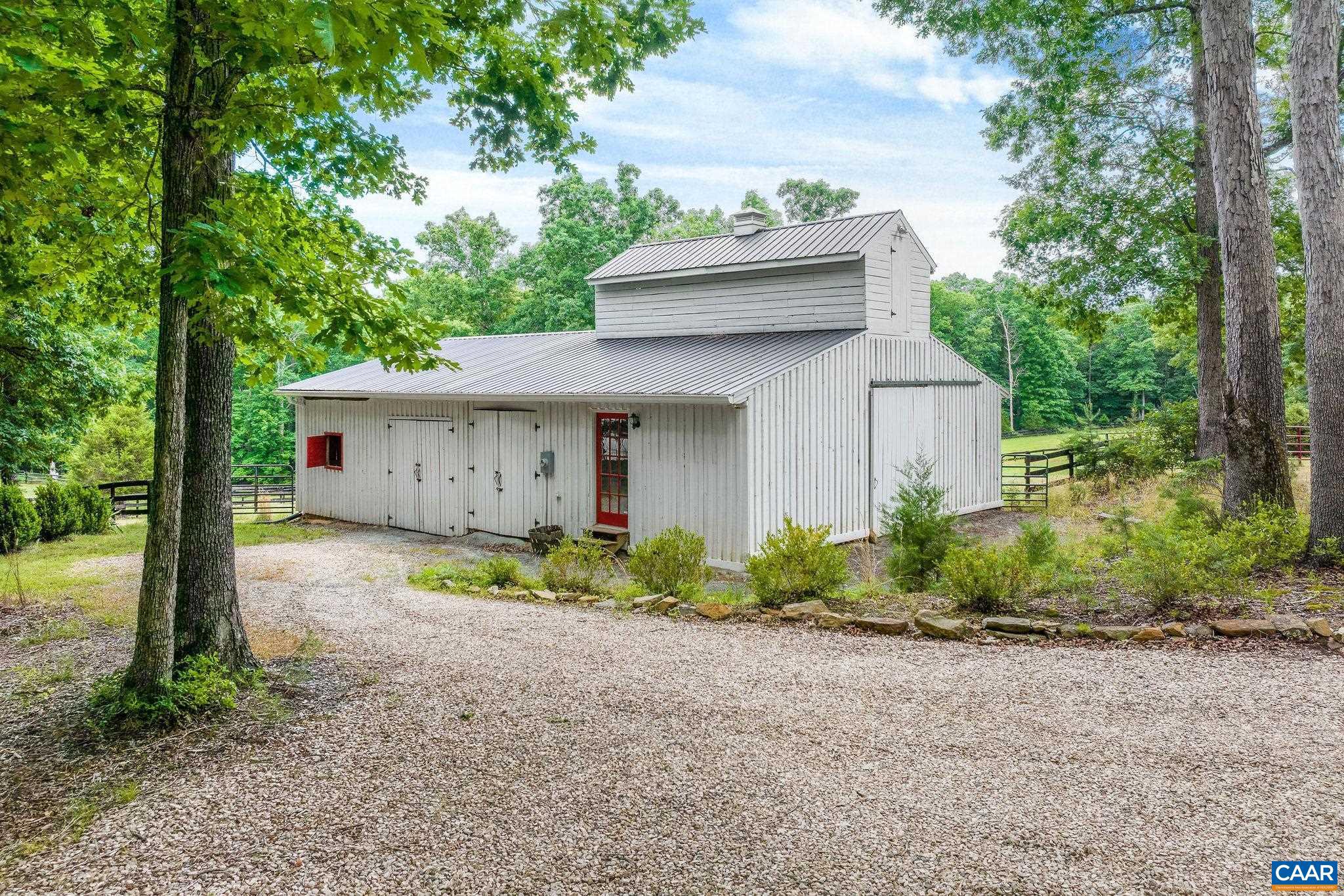 861 Beaverdam Road Keswick, VA 22947 - Photo 6 of 55