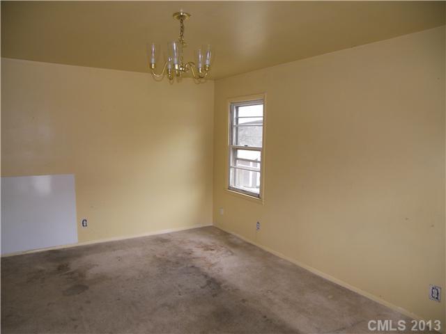 4624 Springview Road Charlotte, NC 28213 - Photo 2 of 8 Gallery Image 2