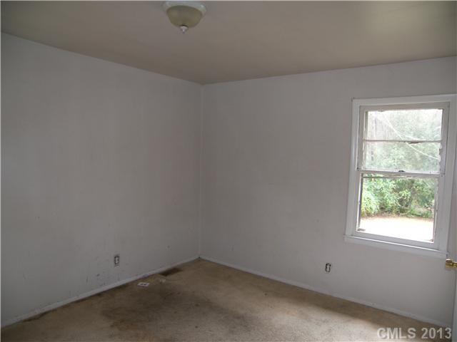 4624 Springview Road Charlotte, NC 28213 - Photo 7 of 8 Gallery Image 7