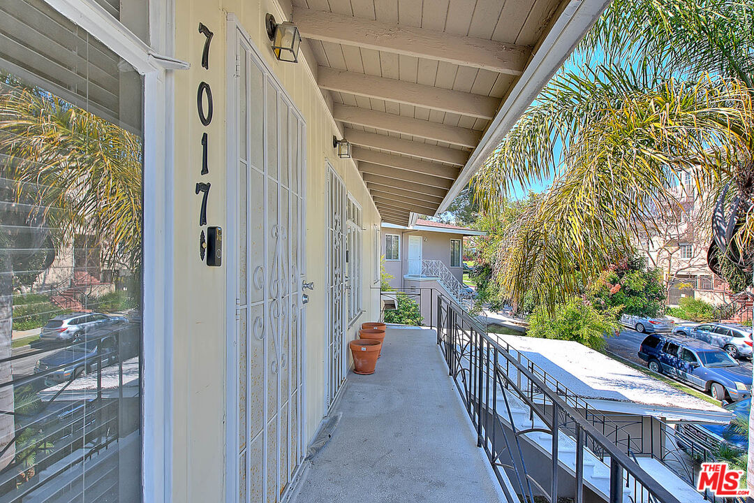 7017 Ramsgate Place Los Angeles, CA 90045 - Photo 6 of 32 a porch with seating space