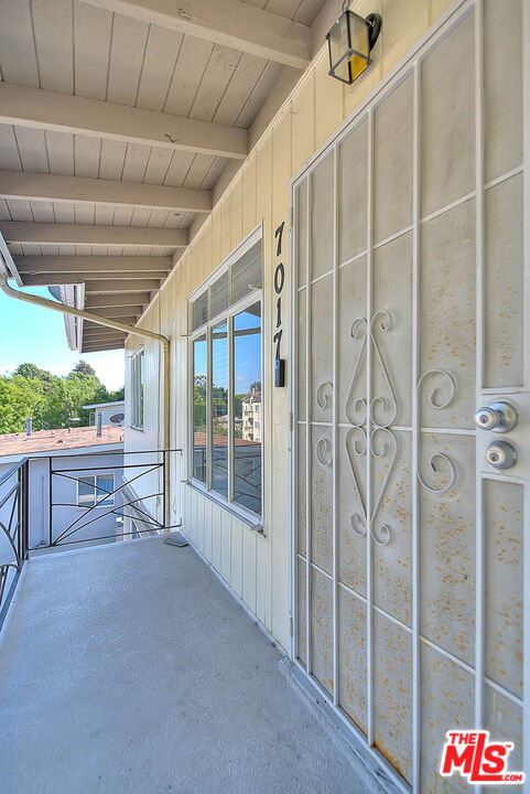 7017 Ramsgate Place Los Angeles, CA 90045 - Photo 7 of 32 a view of entryway