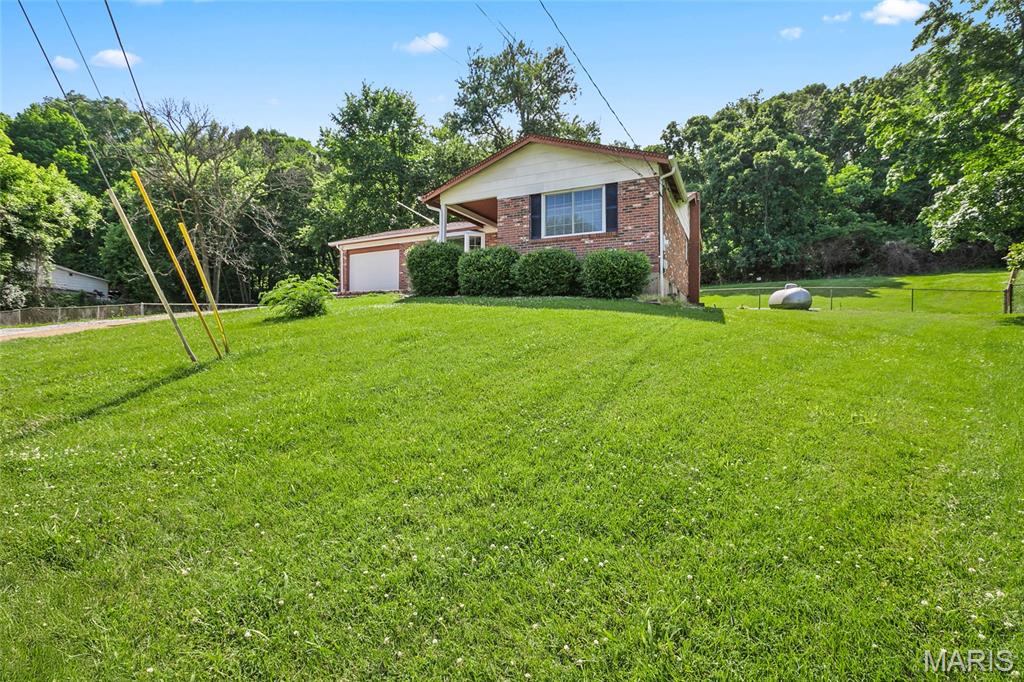 2813 Patti Lane High Ridge, MO 63049 - Photo 2 of 33