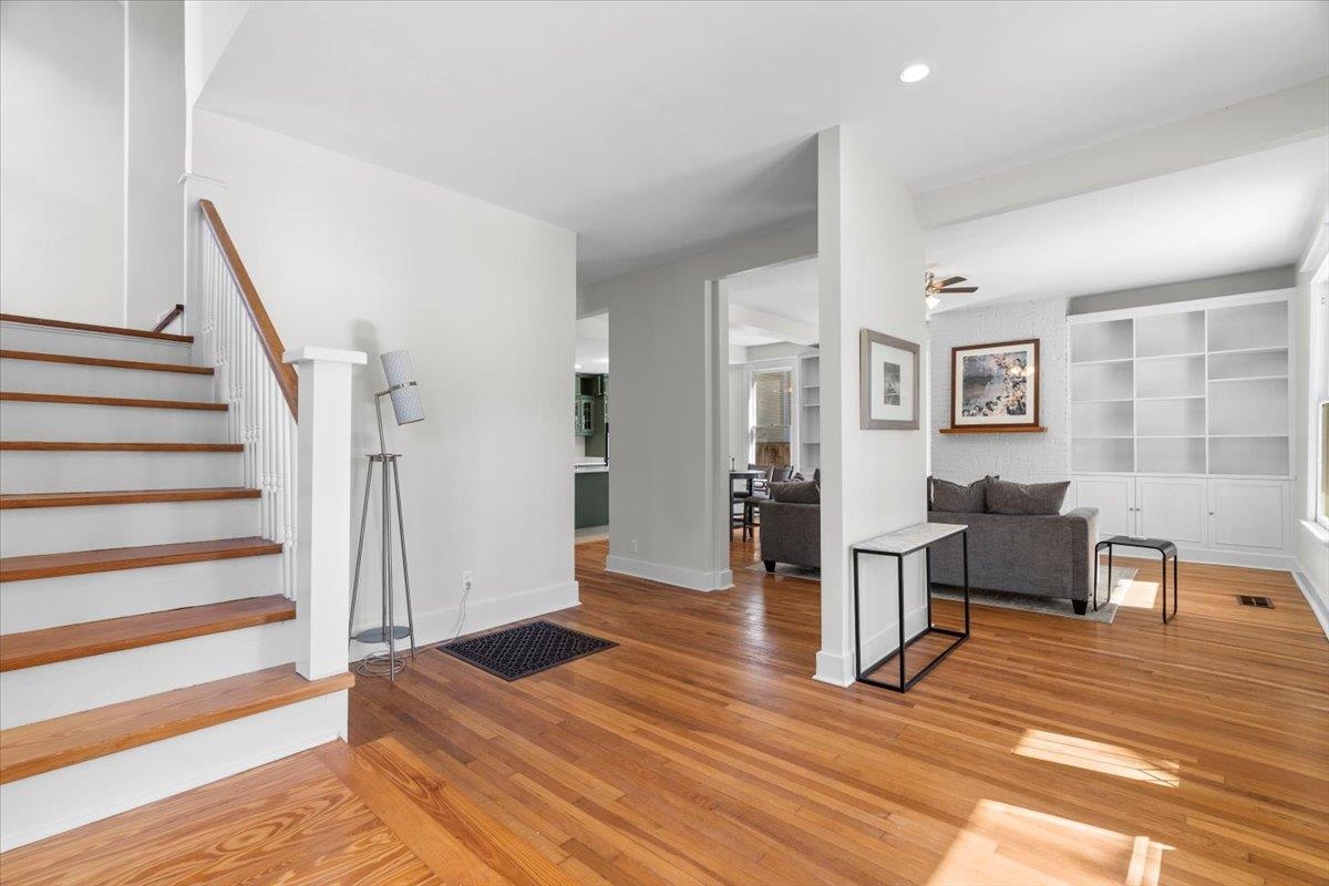 1682 Lawrence Avenue Memphis, TN 38112 - Photo 2 of 33