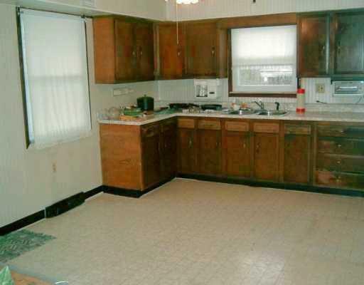 12 Momeyer Road Monongahela, PA 15063 - Photo 4 of 7 Kitchen.