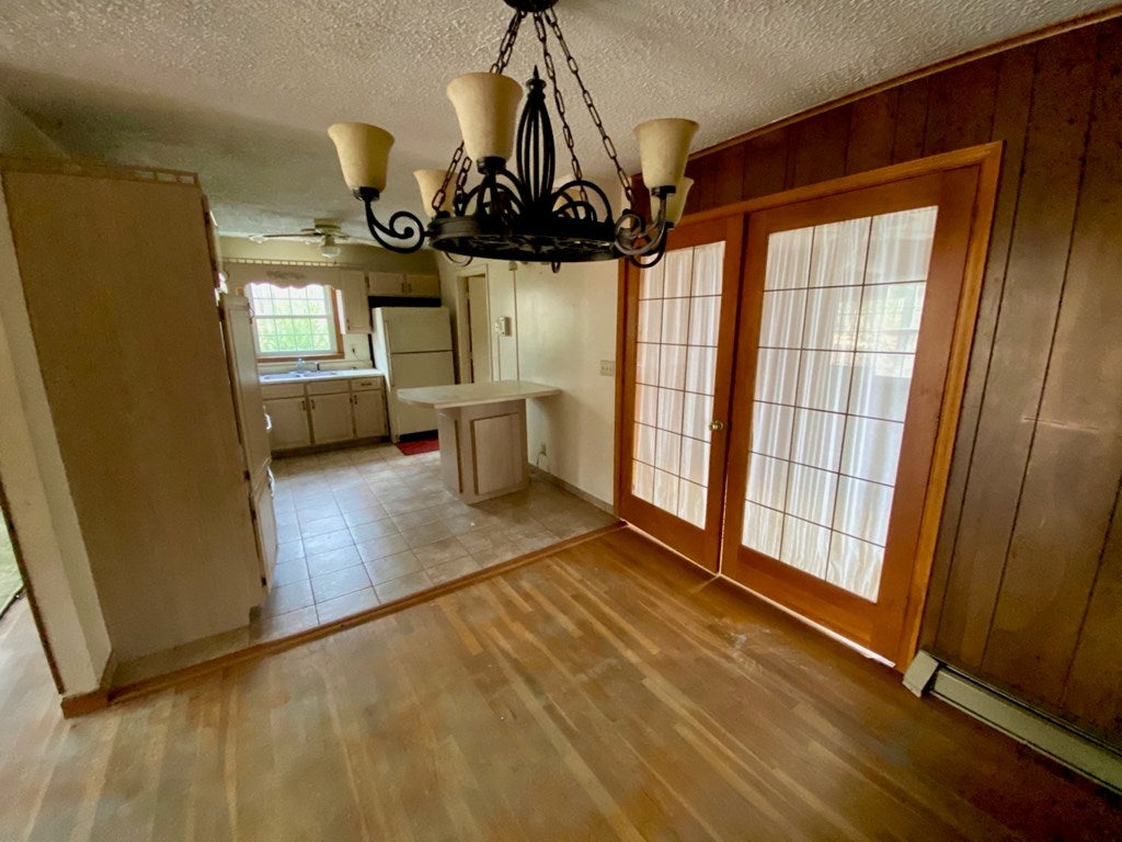 4008 Old Shore Road Blackstone, VA 23824 - Photo 5 of 28 Gallery Image 5
