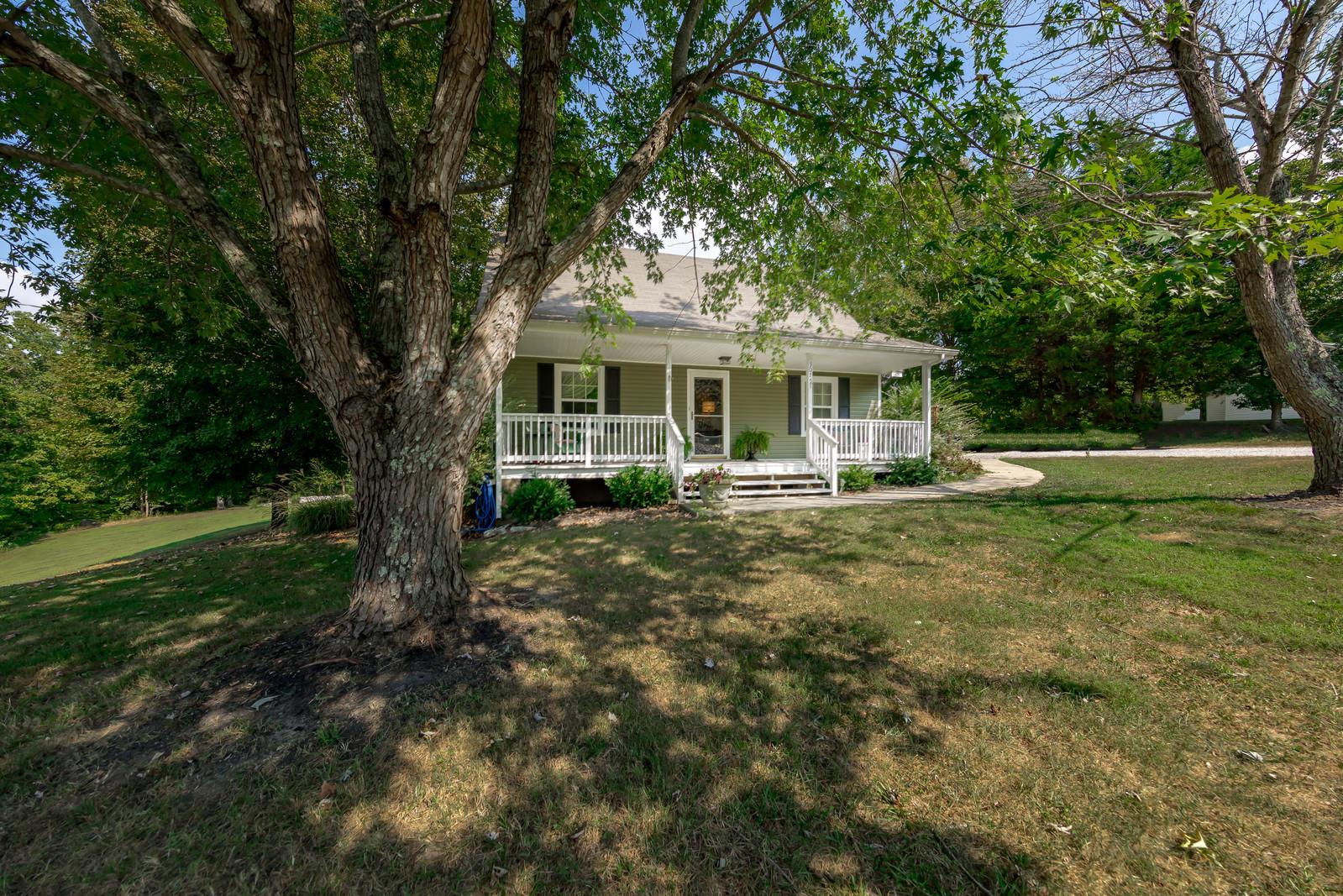 3075 North Hinton Road Clarksville, TN 37043 - Photo 1 of 27 Gallery Image 1